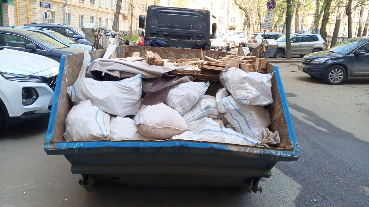 Вывоз мусора из магазина в Белорецке в октябре