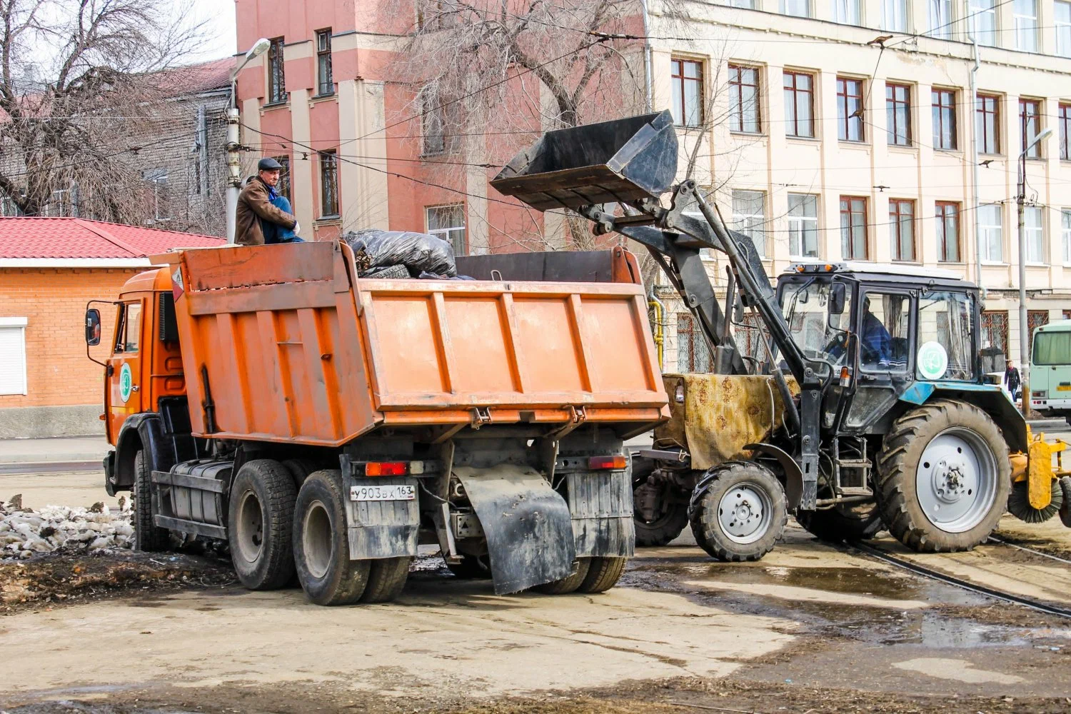 Вывоз мусора Камазом в Белорецке – аренда и заказ Камаза 10 тонн от 2382 руб. в ПроМусор