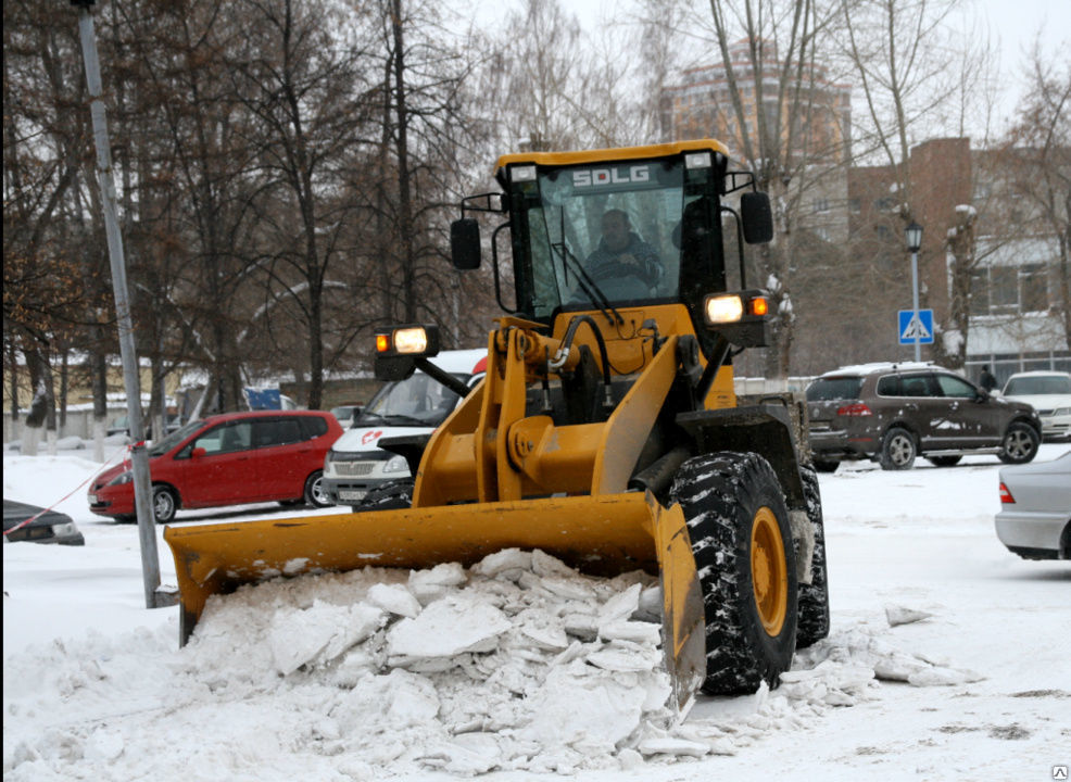 Аренда трактора для уборки снега в Белорецке от ПроМусор – цена от 1014 руб., быстро и недорого