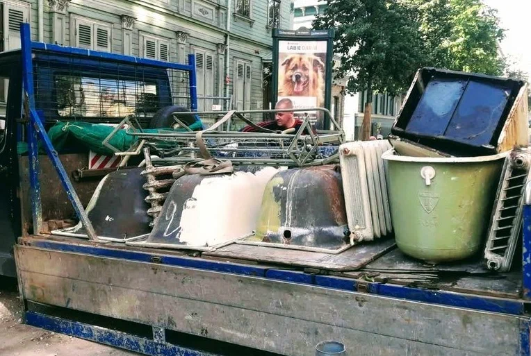 Вывоз старой сантехники в Белорецке от ПроМусор: быстро, недорого от 558 руб., утилизация и грузчики
