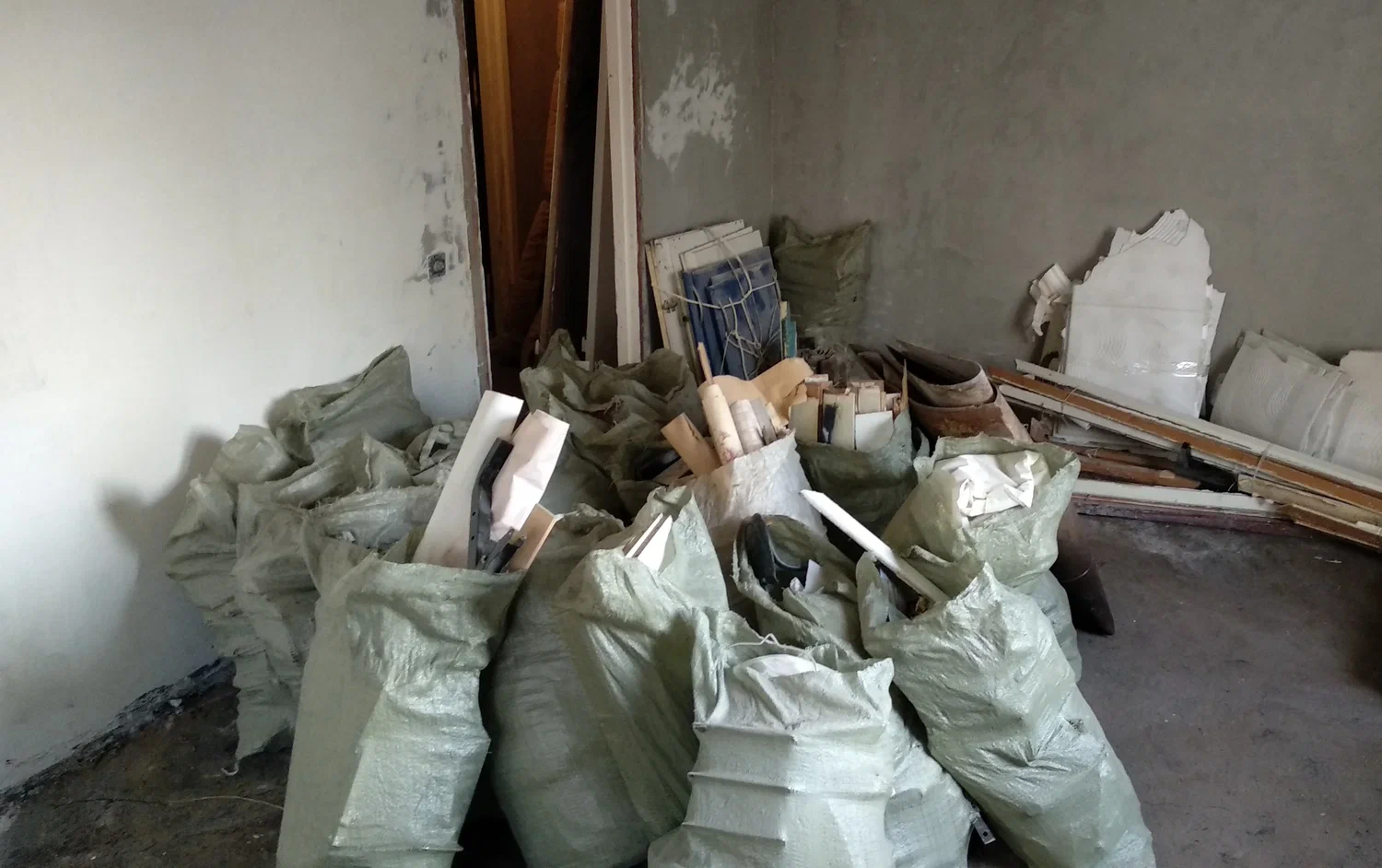 Уборка строительного мусора с вывозом и утилизацией в Белорецке в октябре